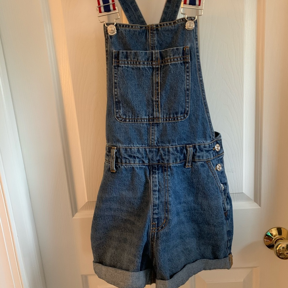Forever 21 button OVERALLS striped straps
